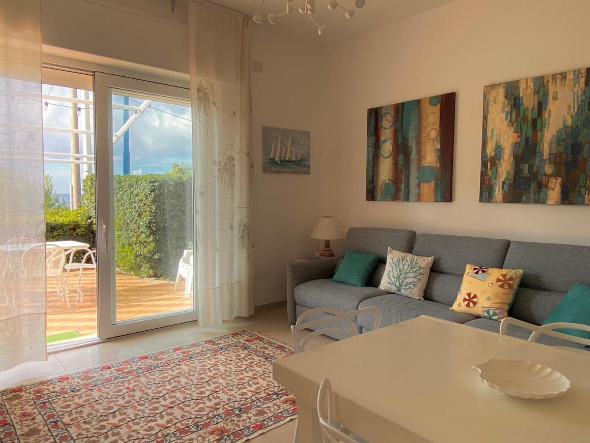 Villetta Frontemare Torre Suda Salento Екстериор снимка